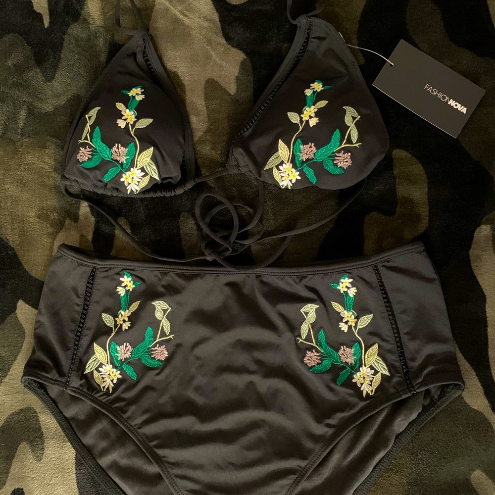 Black floral bikini high-waist